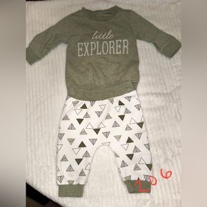 #206  0-3 mos LIttle Explorer pants set NWOT